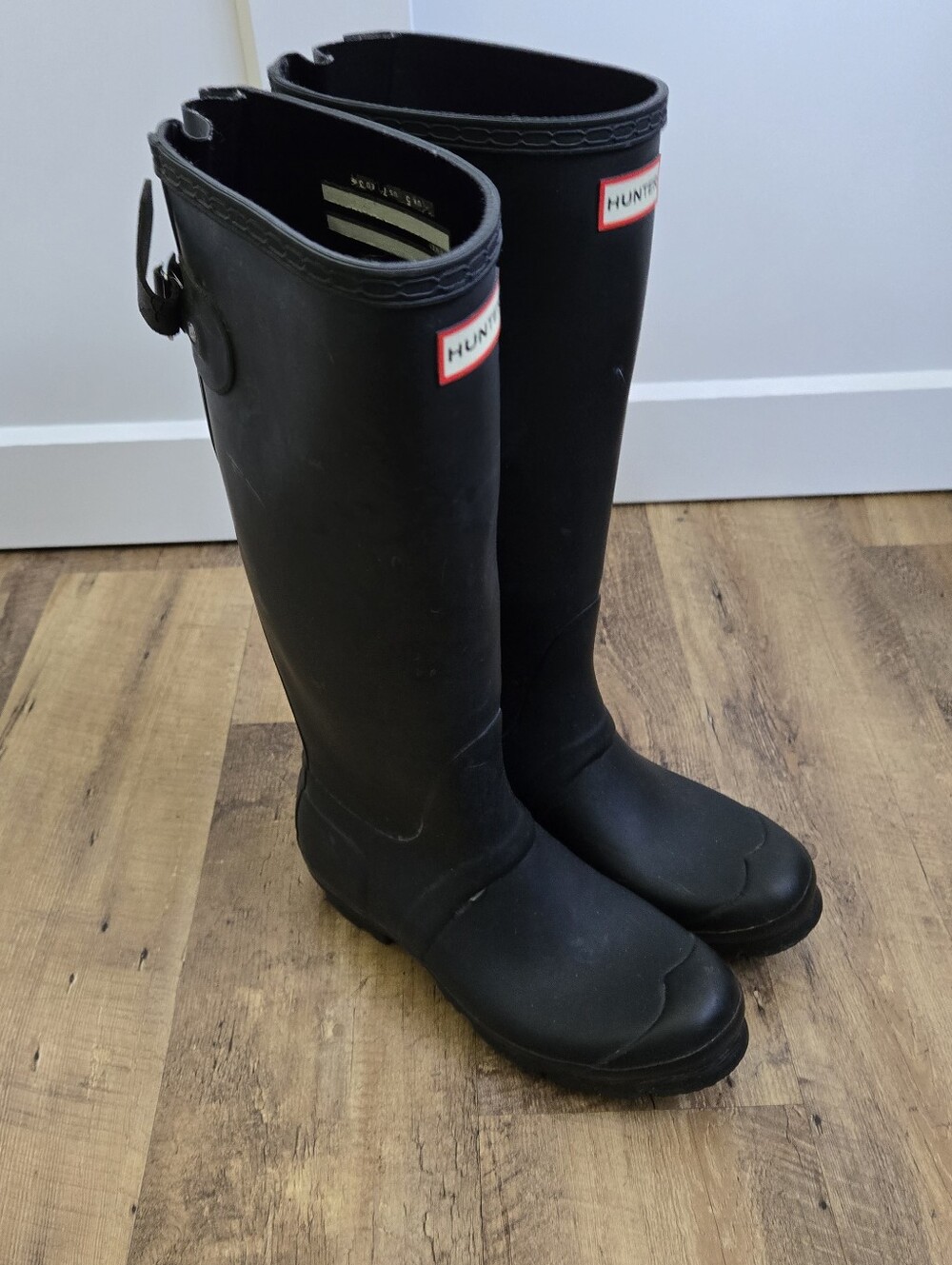 Hunter Black Tall Rain Boots Size 7 With Socks - Picture 4 of 13